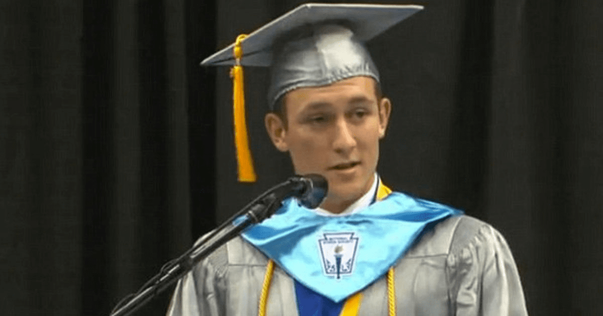 Valedictorian Stuns His Peers During Graduation Speech When He Reveals He’s Homeless