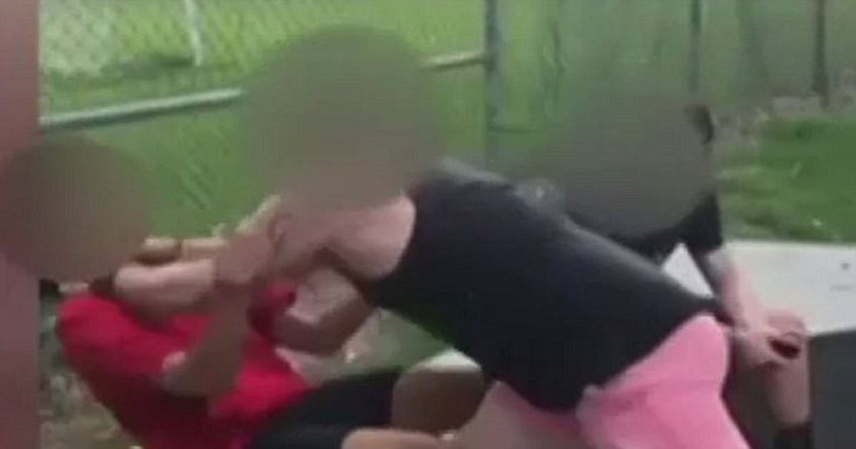 Shocking Moment of a Father Choked Teen Bully Footage